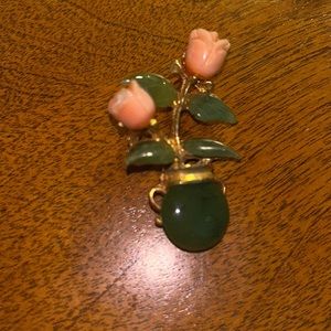 Swo Inc vintage brooch